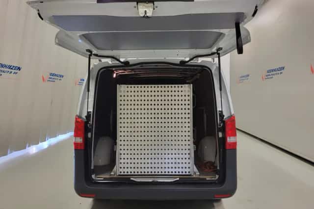 Mercedes-Benz Vito (2021) thumbnail 6