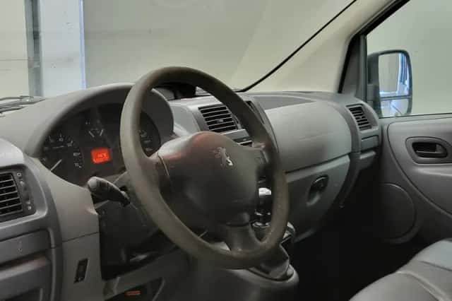 Peugeot Expert (2009) thumbnail 4