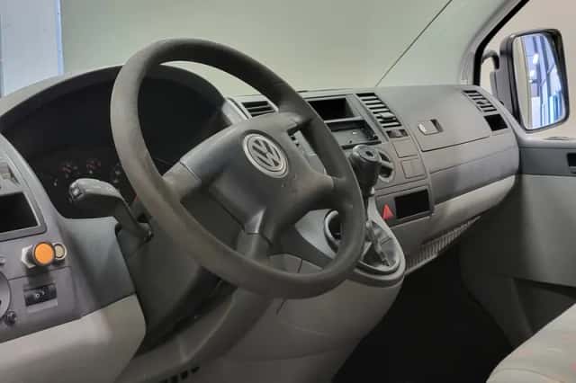 Volkswagen Transporter (2006) thumbnail 4