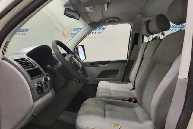 Volkswagen Transporter (2006) thumbnail 5
