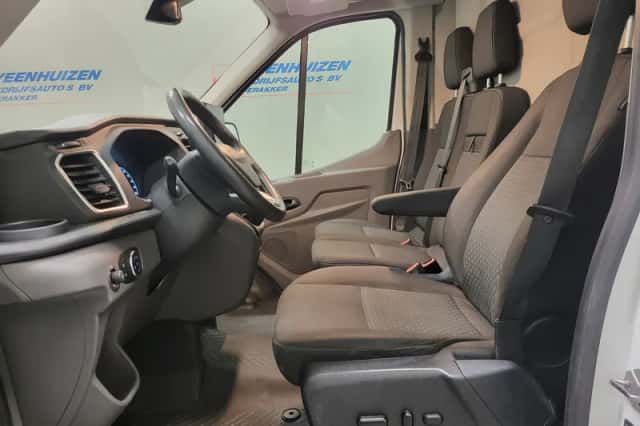 Ford Transit (2023) thumbnail 5