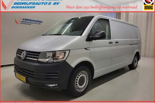 Volkswagen Transporter (2018) thumbnail 1