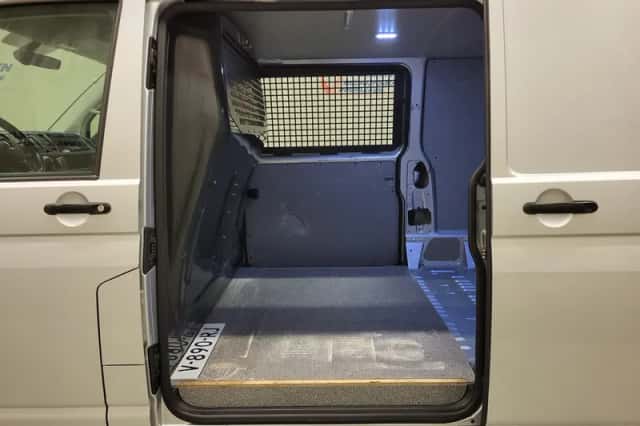 Volkswagen Transporter (2018) thumbnail 6