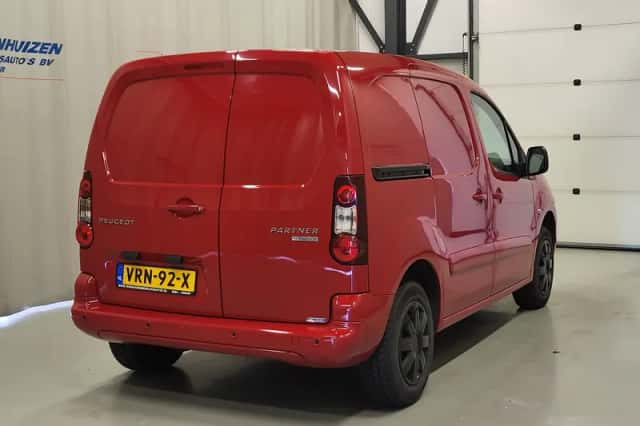 Peugeot Partner (2016) thumbnail 3