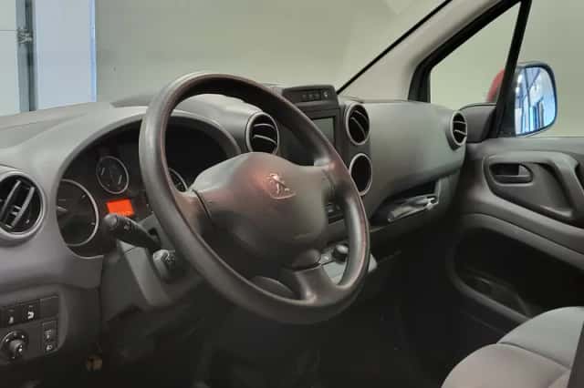Peugeot Partner (2016) thumbnail 4