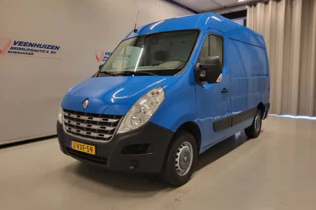 Renault Master (2012) thumbnail 2