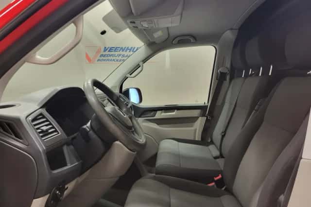 Volkswagen Transporter (2019) thumbnail 5