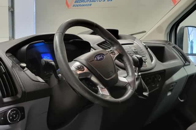 Ford Transit (2015) thumbnail 4