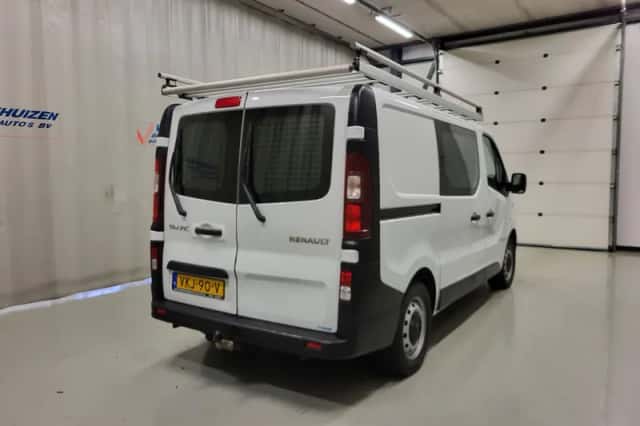 Renault Trafic (2021) thumbnail 3