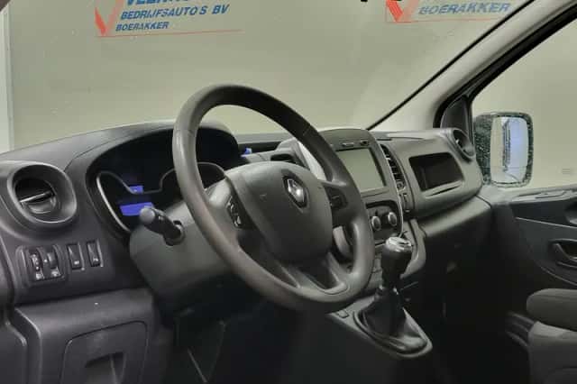 Renault Trafic (2021) thumbnail 4