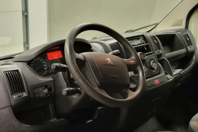 Peugeot Boxer (2012) thumbnail 4