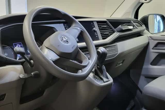 Volkswagen Transporter (2020) thumbnail 4