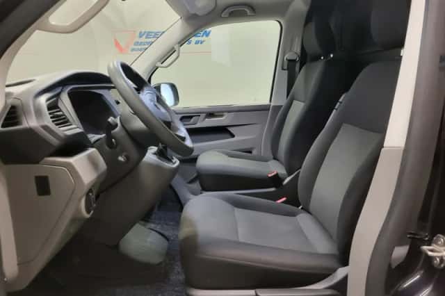 Volkswagen Transporter (2020) thumbnail 5