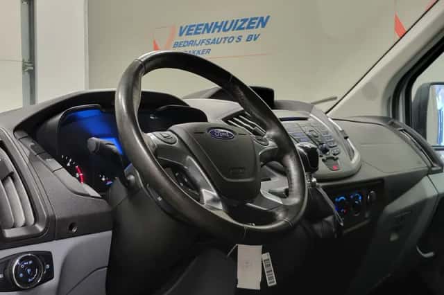 Ford Transit (2019) thumbnail 4