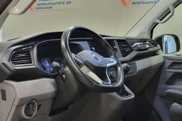 Volkswagen Transporter (2020) thumbnail 4