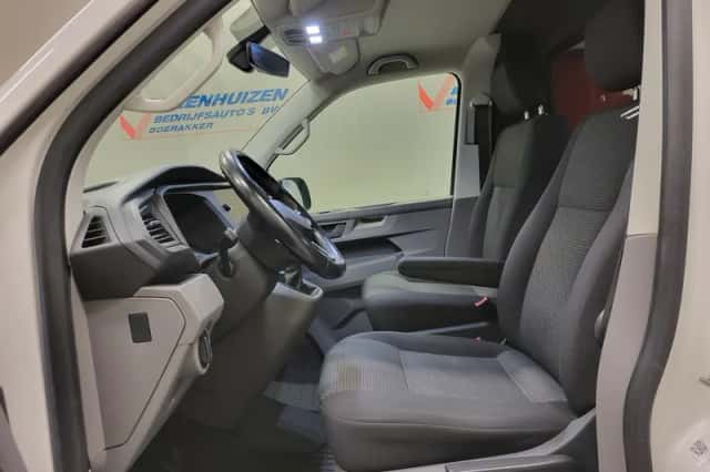 Volkswagen Transporter (2020) thumbnail 5