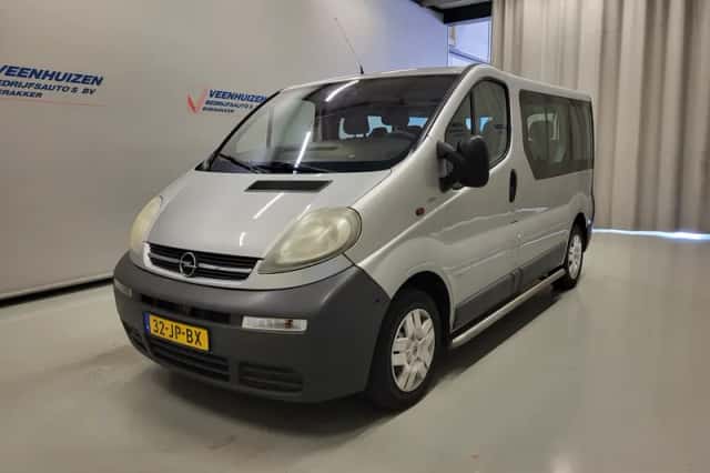Opel Vivaro (2002) thumbnail 2