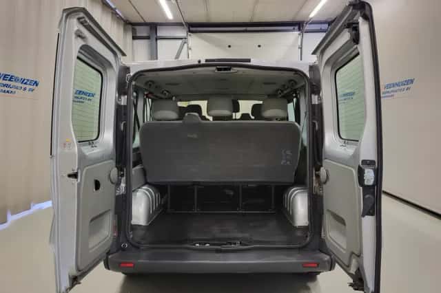 Opel Vivaro (2002) thumbnail 6