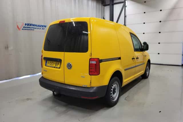 Volkswagen Caddy (2016) thumbnail 3