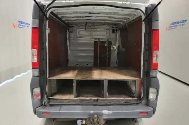 Opel Vivaro (2010) thumbnail 6