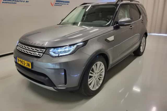 Land Rover Discovery (2017) thumbnail 2