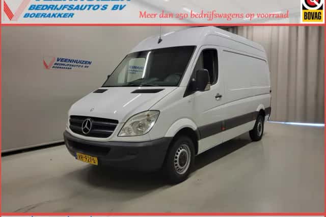 Mercedes-Benz Sprinter (2011) thumbnail 1