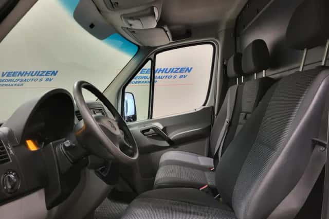 Mercedes-Benz Sprinter (2011) thumbnail 5