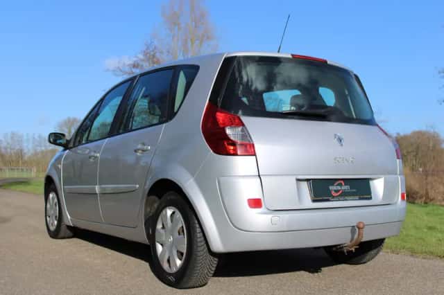 Renault Scénic (2008) thumbnail 4