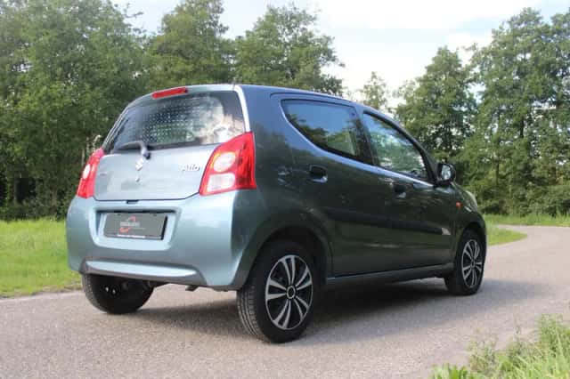 Suzuki Alto (2010) thumbnail 6