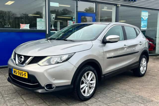 Nissan Qashqai (2015) thumbnail 3
