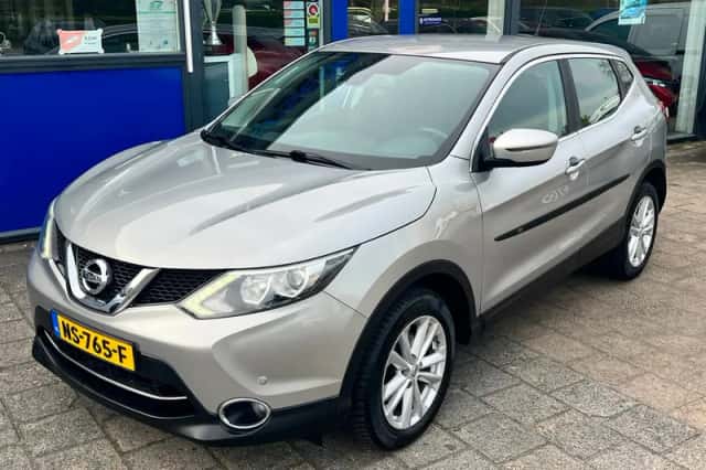 Nissan Qashqai (2015) thumbnail 4