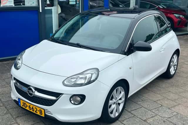 Opel Adam (2016) thumbnail 3
