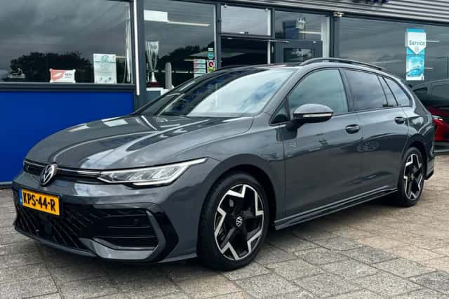 Volkswagen Golf (2025) thumbnail 3