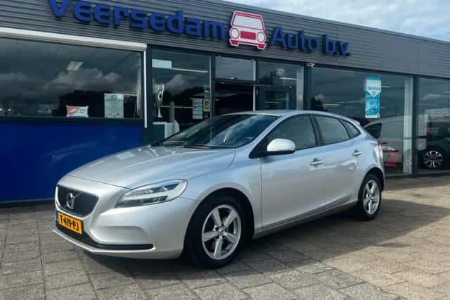 Volvo V40 (2019) thumbnail 2