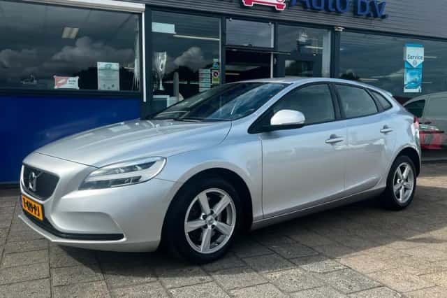 Volvo V40 (2019) thumbnail 3