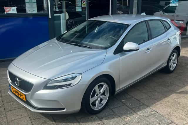 Volvo V40 (2019) thumbnail 4