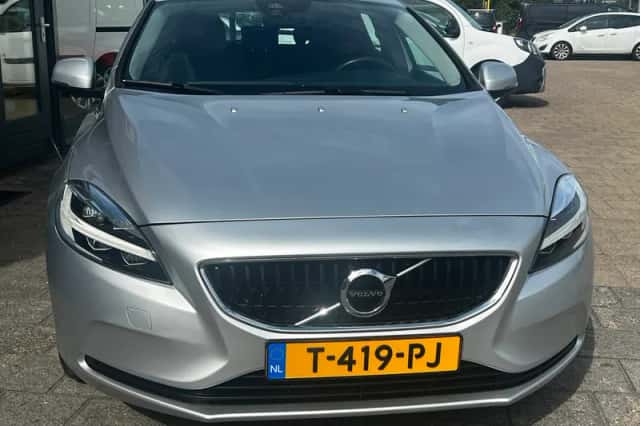 Volvo V40 (2019) thumbnail 6