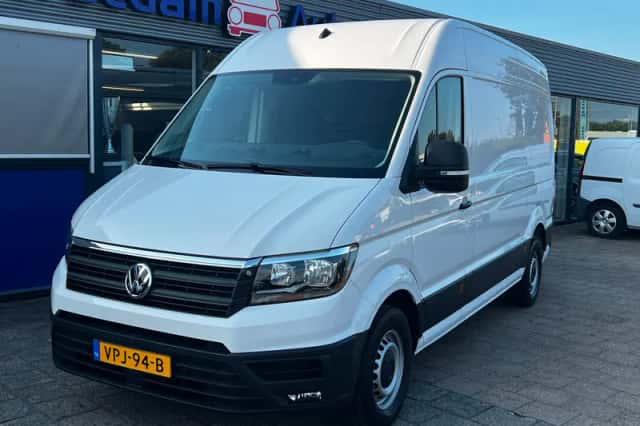 Volkswagen Crafter (2022) thumbnail 2