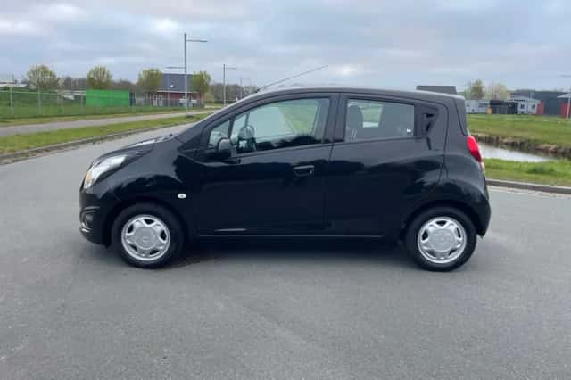 Chevrolet Spark (2013) thumbnail 2