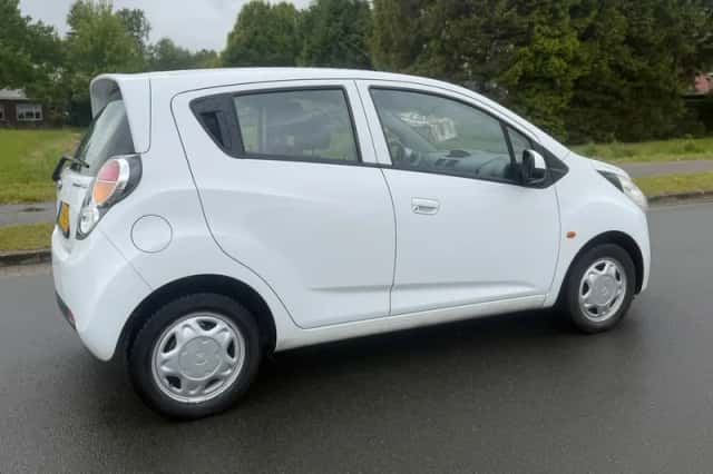 Chevrolet Spark (2011) thumbnail 4