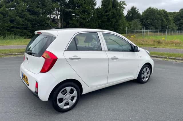 Kia Picanto (2016) thumbnail 4