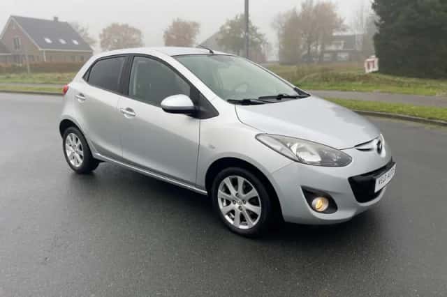 Mazda 2 (2010) thumbnail 6