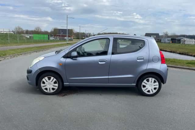 Nissan Pixo (2012) thumbnail 2