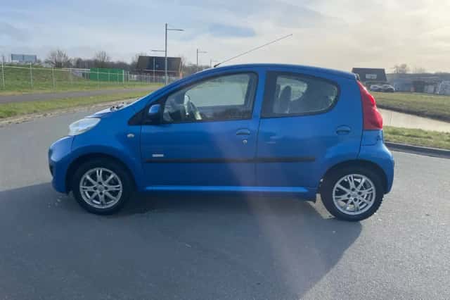 Peugeot 107 (2011) thumbnail 2