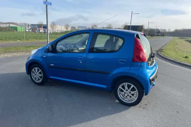 Peugeot 107 (2011) thumbnail 3