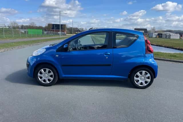 Peugeot 107 (2013) thumbnail 2