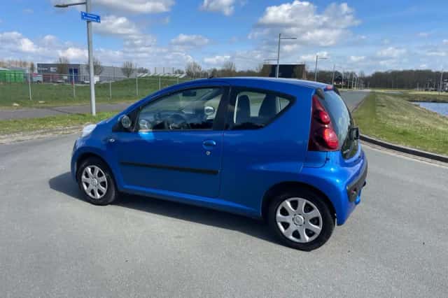 Peugeot 107 (2013) thumbnail 3