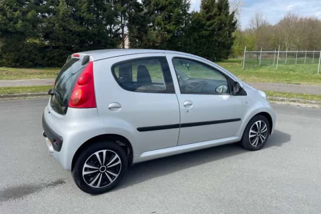 Peugeot 107 (2012) thumbnail 4