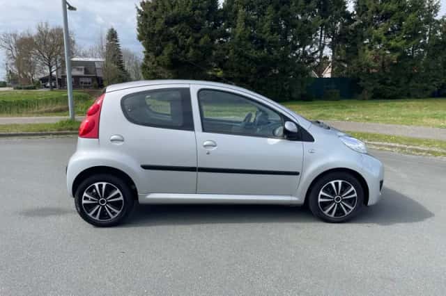 Peugeot 107 (2012) thumbnail 5