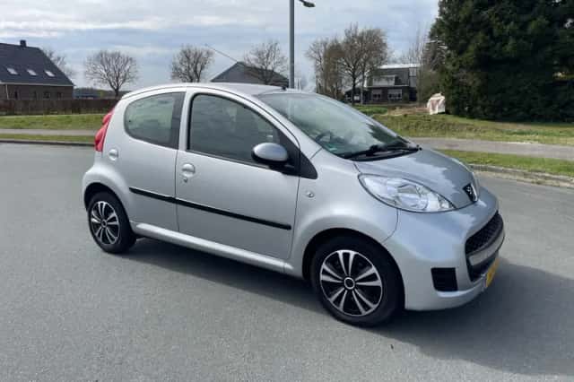 Peugeot 107 (2012) thumbnail 6